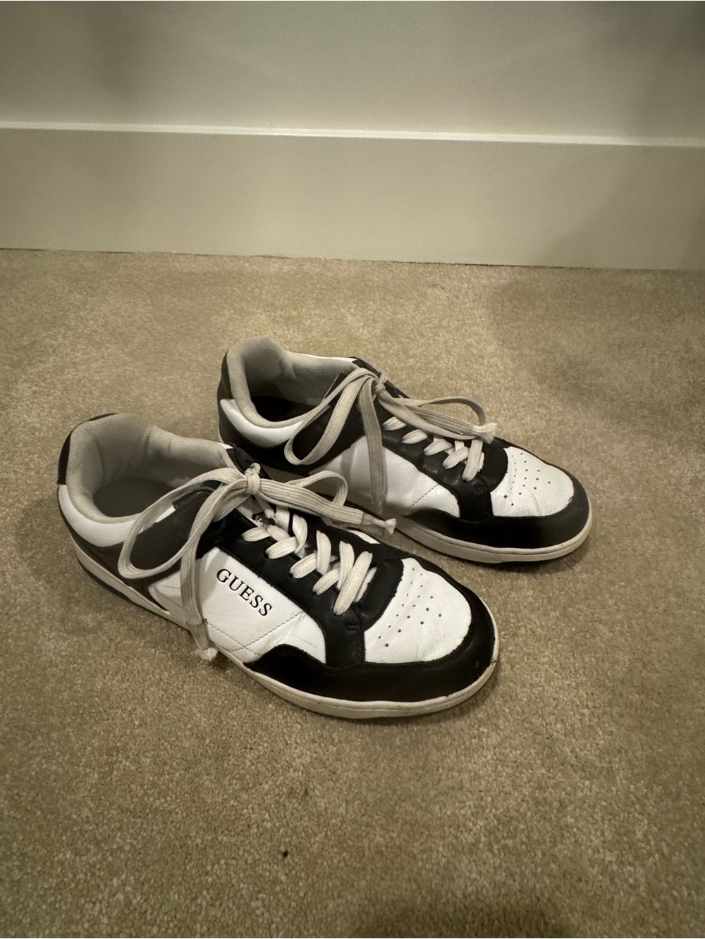 GUESS Men's Black and White Low-Top Sneakers with Logo